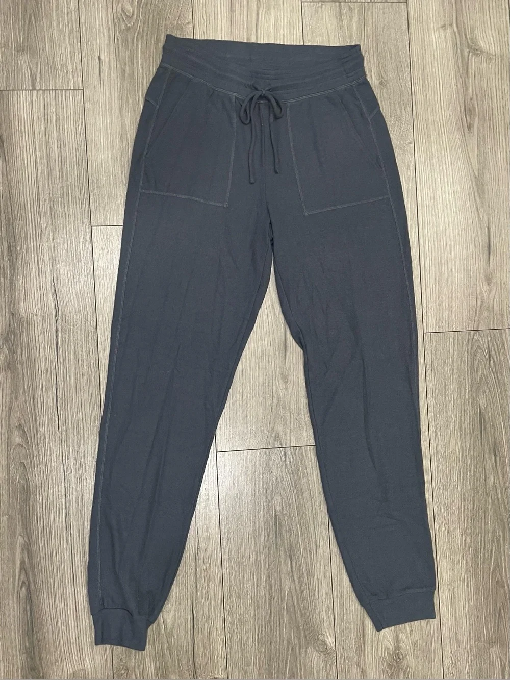 Alo yoga Soho Sweat pants Size Medium